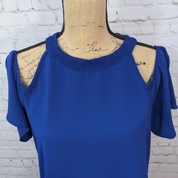 Lily White Cold Shoulder Shirt Large - Picture 2 of 5